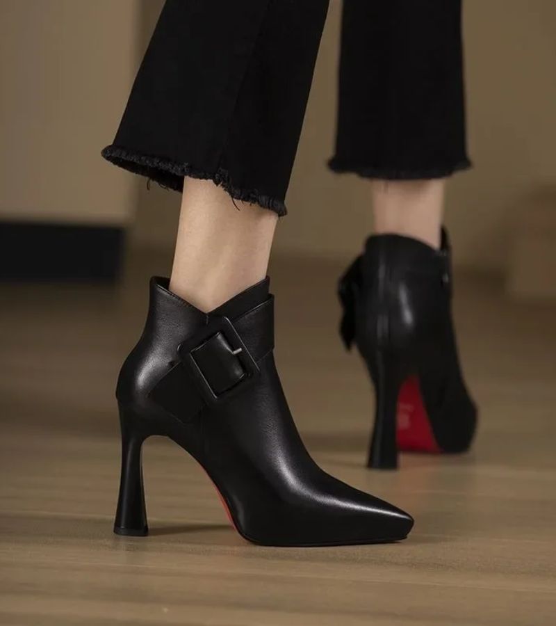 DELACROIX | Botines Signature con tacón y hebilla oversize